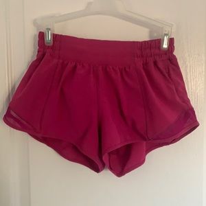 ripened raspberry hotty hot shorts, size 4